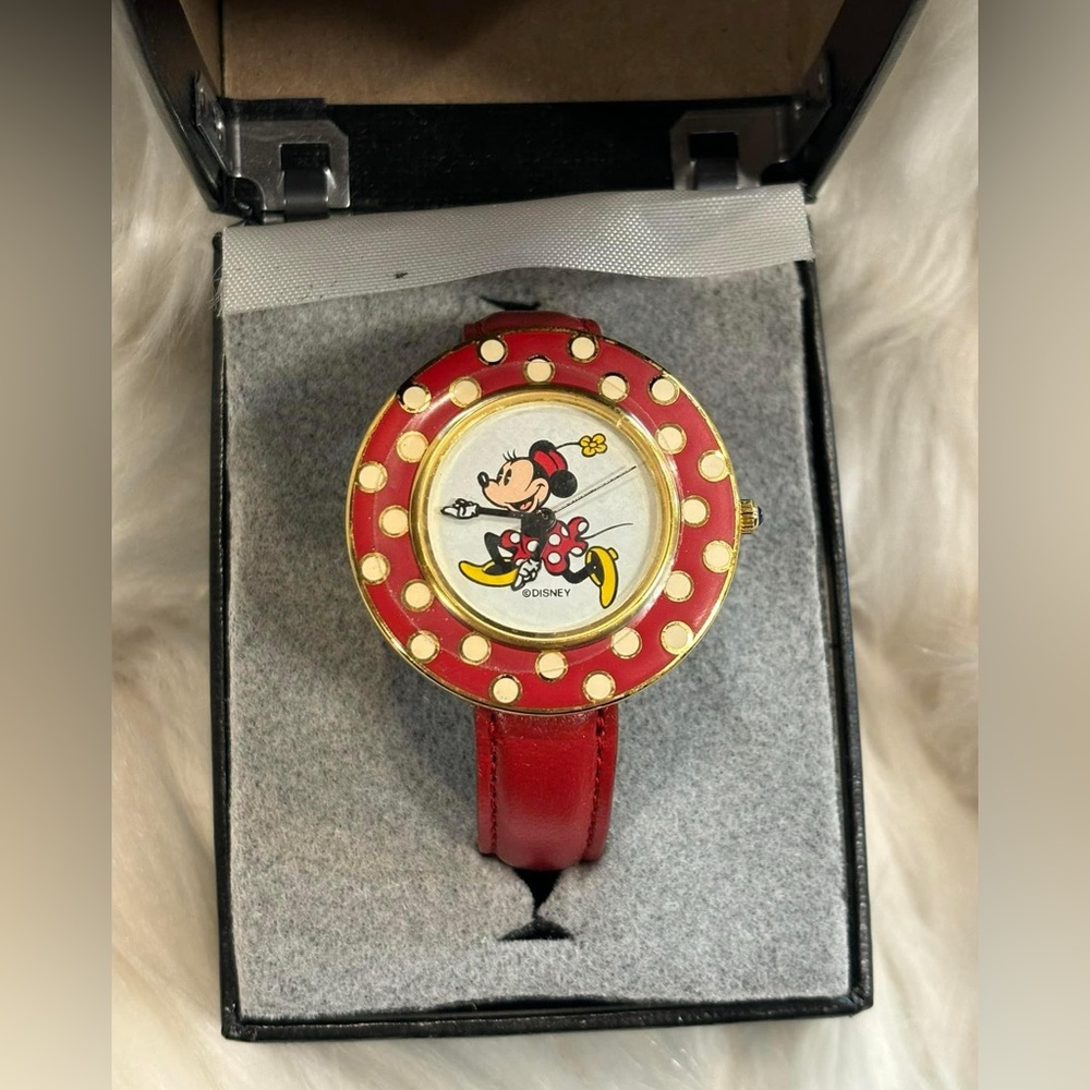 Vintage Disney Minnie Red and White Dots Watch NIB